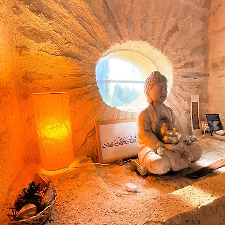 Maison De La Source Génis