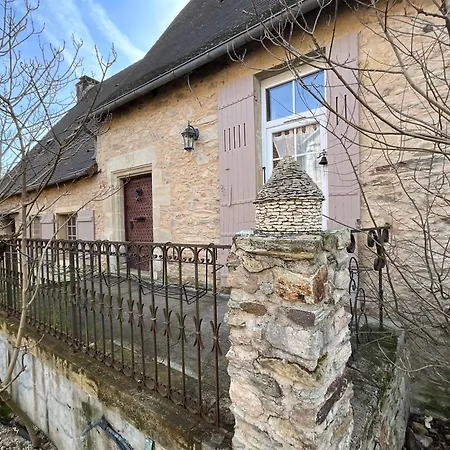 Maison De La Source * Génis