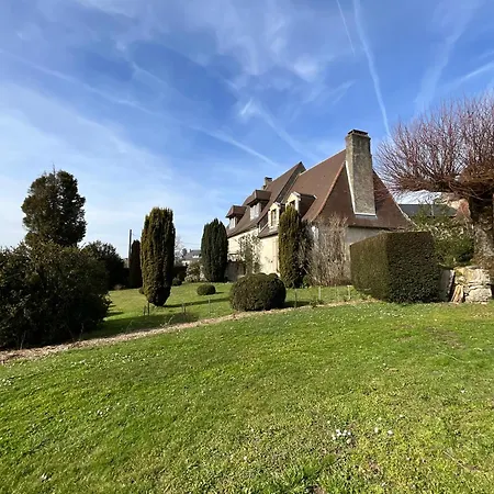 Maison De La Source בית הארחה