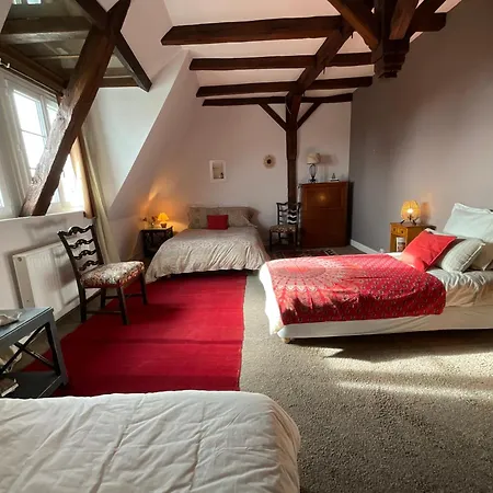 Maison De La Source Génis