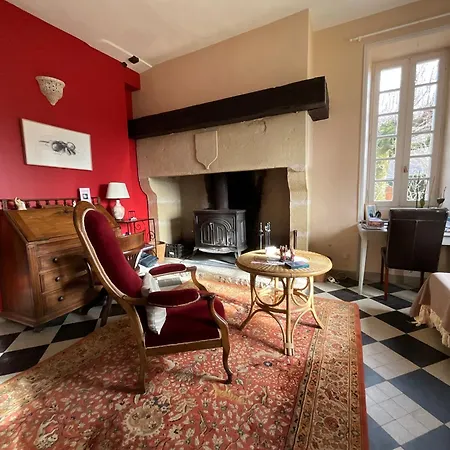 Maison De La Source Pensión *