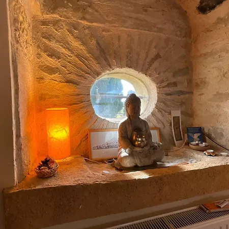 Maison De La Source בית הארחה