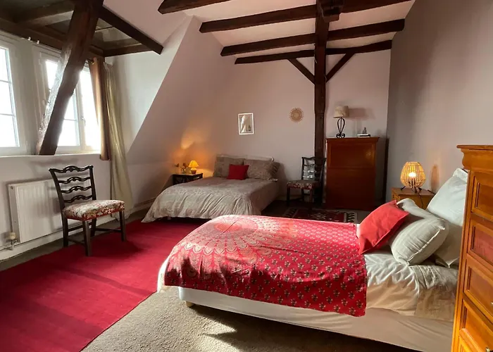 Maison De La Source Génis