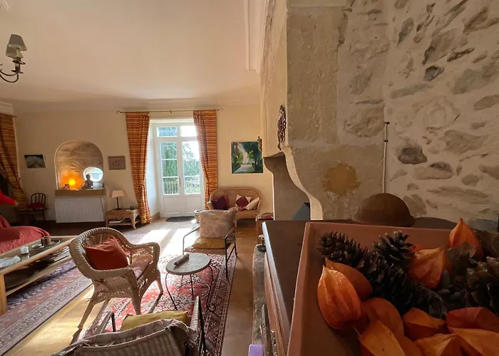 Maison De La Source Pensionat Génis